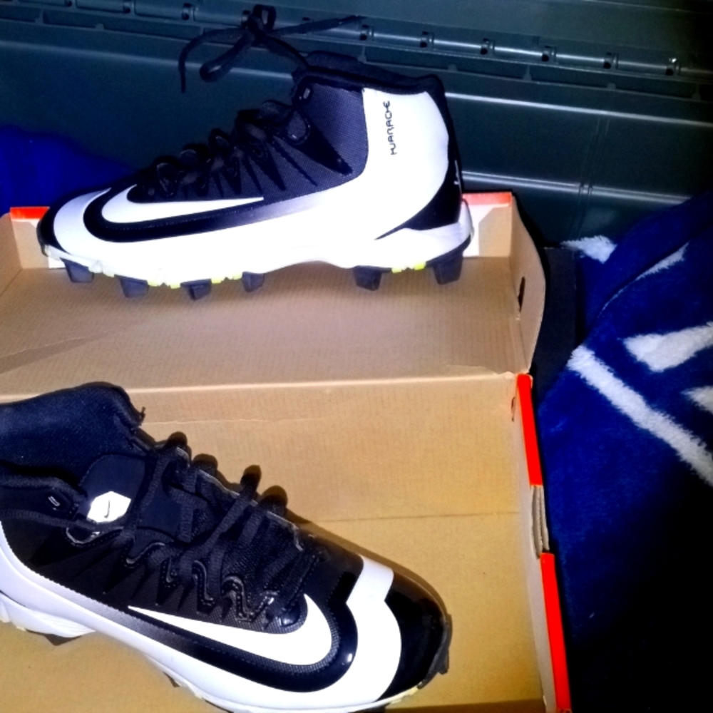 Huarache  2k filth keystone mid 7black/white -volt noir